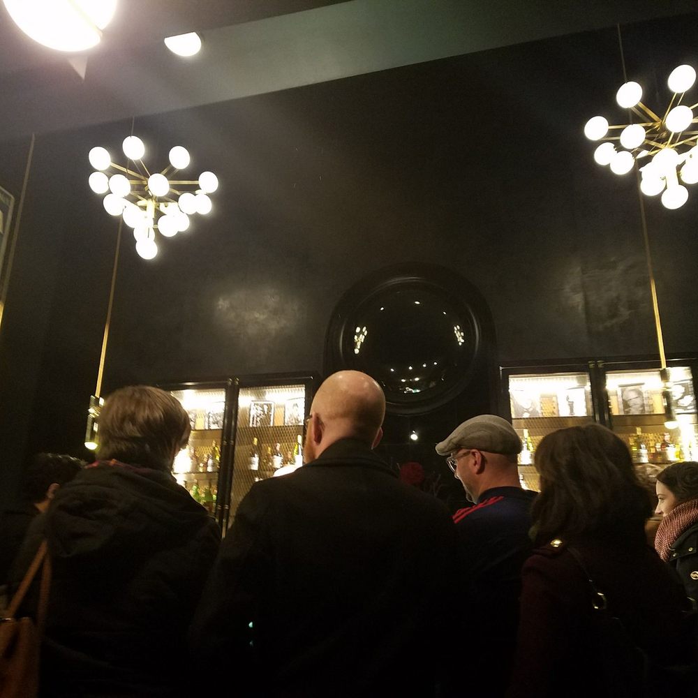 Chicago Magic Lounge - The bar when we entered. There was a magician doing some fun tricks. - Magicians Near Me - Chicago, Illinois