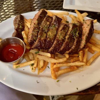 Stephanie's On Newbury - American Near Me - Boston, Massachusetts