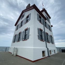 Lorain Harbor Lighthouse Lookout