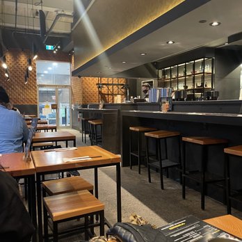 KINTON RAMEN SQUARE-VICTORIA - Dining area - Ramen Near Me - Montreal, Quebec KINTON RAMEN SQUARE-VICTORIA - Dining area - Ramen Near Me - Montreal, Quebec