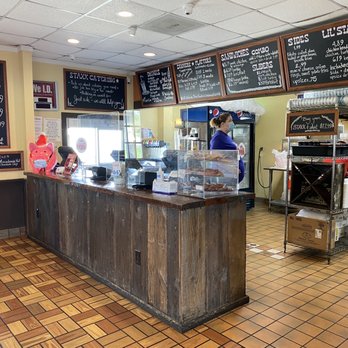 Staxx BBQ - The stores front counter - Barbeque Near Me - Frankfort, Kentucky