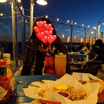 Sam's Chowder House - Night ambience - Seafood Near Me - Half Moon Bay, California Sam's Chowder House - Night ambience - Seafood Near Me - Half Moon Bay, California