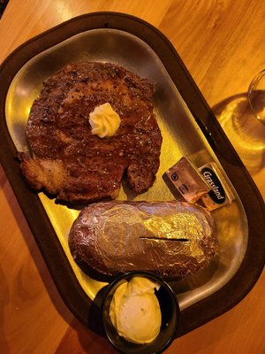 Lamplighter Inn by null