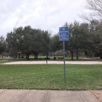 Highlands Park - The park is 3/10 of a mile per lap - Parks Near Me - Sugar Land, Texas