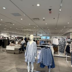 H&M - Inside the store
