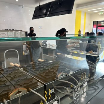 Somisomi - Waffle Making Area - Desserts Near Me - Long Beach, California Somisomi - Waffle Making Area - Desserts Near Me - Long Beach, California