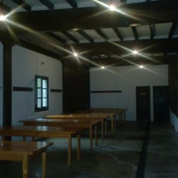 Sidrería Urkiola - Bare bones cider drinking area.
