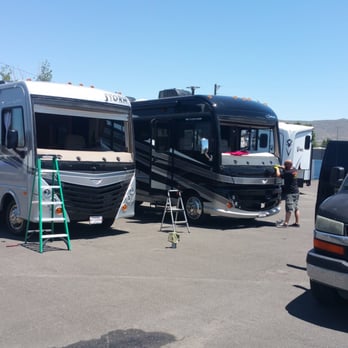 High Sierra Glassworks - 1 piece or 2 piece motor home windshields installed on site - Auto Glass Services Near Me - Carson City, Nevada High Sierra Glassworks - 1 piece or 2 piece motor home windshields installed on site - Auto Glass Services Near Me - Carson City, Nevada