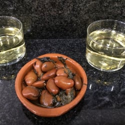 Tasca Ángel - Haciendo tiempo para nuestro primer evento en Yelp