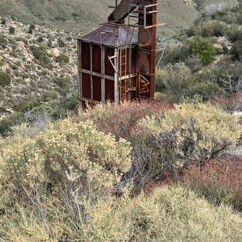 Old Banner Toll Road - Old mining machinery - Hiking Near Me