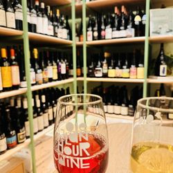 Golden Hour Wine - Wine tasting event from Oregon