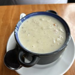 Horsefeathers - Clam chowder which was very good 7.0
