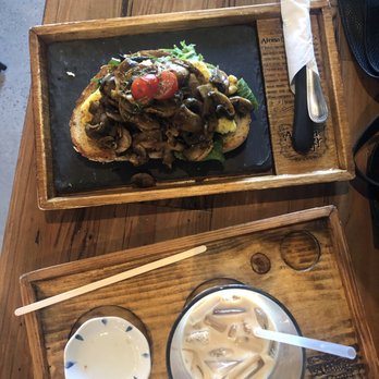 Aroma Craft Coffee - Latte and mushroom toast - Coffee Roasteries Near Me - Walnut, California