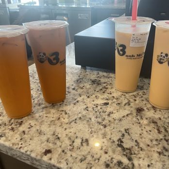 Banh Mi Tea College Winkler - See the difference?!! All 4 are supposed to be the Thai tea. - Vietnamese Near Me - Fort Myers, Florida Banh Mi Tea College Winkler - See the difference?!! All 4 are supposed to be the Thai tea. - Vietnamese Near Me - Fort Myers, Florida