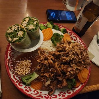 Loak Toung Thai - Lunch special Garlic chicken. Ordered 2 start but they're was no heat. - Thai Near Me - Tacoma, Washington Loak Toung Thai - Lunch special Garlic chicken. Ordered 2 start but they're was no heat. - Thai Near Me - Tacoma, Washington