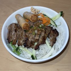 Pho Xic Lo - Vermicelli Grilled Pork & Spring Rolls