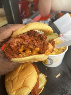 Dave's Hot Chicken by null