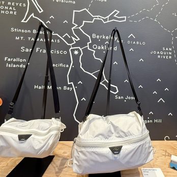 Peak Design - Great super lightweight folding bags - Photography Stores & Services Near Me - San Francisco, California