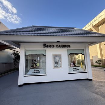 See's Candies - Storefront - Candy Stores Near Me - Honolulu, Hawaii See's Candies - Storefront - Candy Stores Near Me - Honolulu, Hawaii