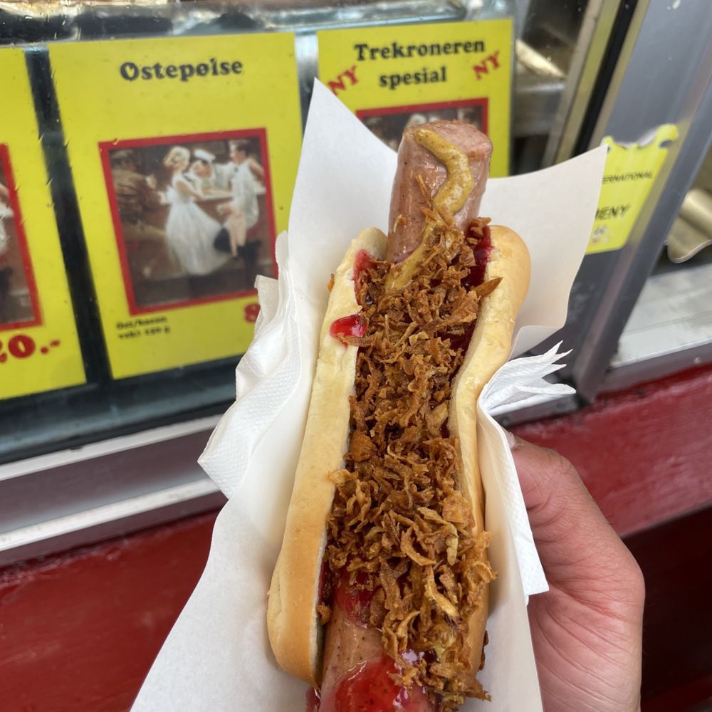 Trekroneren - Reindeer dog - Hot Dogs Near Me - Bergen, 12 Trekroneren - Reindeer dog - Hot Dogs Near Me - Bergen, 12
