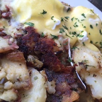 Honey's Bistro - Corn Beef Hash Eggs Benedict - Breakfast & Brunch Near Me - Encinitas, California Honey's Bistro - Corn Beef Hash Eggs Benedict - Breakfast & Brunch Near Me - Encinitas, California