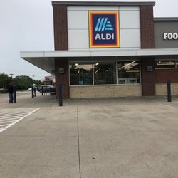 ALDI - Outside of Aldi