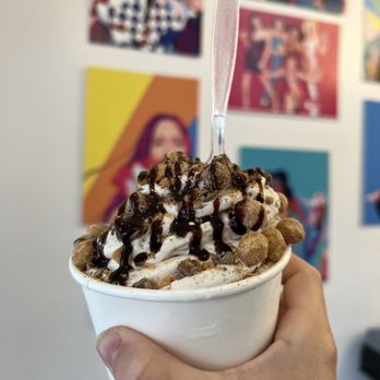 Remixx Ice Cream + Cereal Bar - Ice Cream & Frozen Yogurt Near Me - Cleveland, Ohio Remixx Ice Cream + Cereal Bar - Ice Cream & Frozen Yogurt Near Me - Cleveland, Ohio