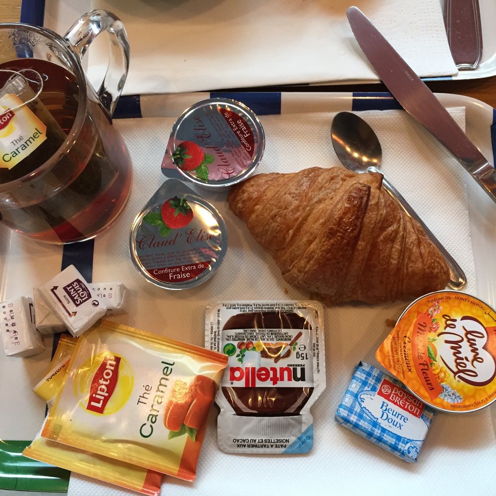 3 Ducks Hostel - Breakfast - Hostels Near Me - Paris, 75 3 Ducks Hostel - Breakfast - Hostels Near Me - Paris, 75
