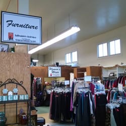 Tailwaggers Thrift Shop - Inside