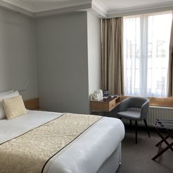 Lancaster Hall Hotel - Big enough and clean