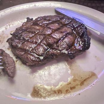 Texas Roadhouse - 2nd steak brought out replacing burnt steak - Barbeque Near Me - Rialto, California