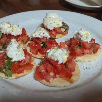 Della Terra Restaurant - Bruschetta - Italian Near Me - Los Angeles, California Della Terra Restaurant - Bruschetta - Italian Near Me - Los Angeles, California