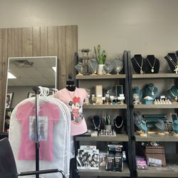 R&R Studio Hair Salon