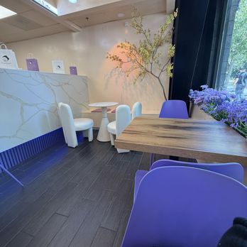 Rice Bites - Dining area - Juice Bars & Smoothies Near Me - Sacramento, California