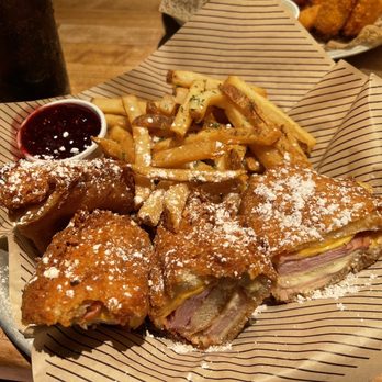 Cheddar's Scratch Kitchen - Monte Cristo Sandwich - Comfort Food Near Me - Valdosta, Georgia Cheddar's Scratch Kitchen - Monte Cristo Sandwich - Comfort Food Near Me - Valdosta, Georgia
