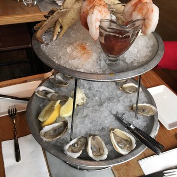 Pearl Diver - $30 tower on Tuesday, oysters actually looks bigger than in pics - Seafood Near Me - Toronto, Ontario Pearl Diver - $30 tower on Tuesday, oysters actually looks bigger than in pics - Seafood Near Me - Toronto, Ontario