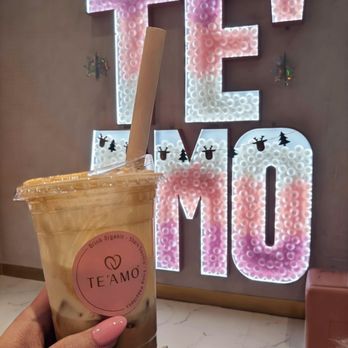 Te'amo Boba Bar - Chicago - Had to get a pic with their super cute Te'amo sign! - Bubble Tea Near Me - Chicago, Illinois