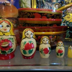 Souvenir - Russian nesting dolls