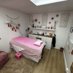 Brows N Brazilians - Omgeeee! I absolutely adore this studio! Brows N Brazilians is my new Brazilian wax spot!!