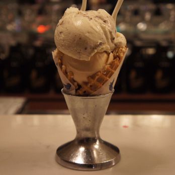 Bluebird Ice Cream - Double scoop ($5.50 US) with homemade waffle cone ($1.00 US) - Ice Cream & Frozen Yogurt Near Me - Seattle, Washington