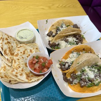 El Jefe Luchador - Chicken cheese American quesadilla and steak tacos - Mexican Near Me - Deerfield Beach, Florida El Jefe Luchador - Chicken cheese American quesadilla and steak tacos - Mexican Near Me - Deerfield Beach, Florida