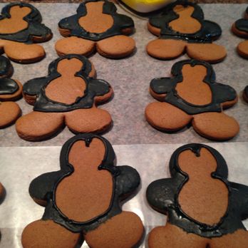 Amisan’s Baking - Decorating the gingerbread man into penguins - Custom Cakes Near Me Amisan’s Baking - Decorating the gingerbread man into penguins - Custom Cakes Near Me