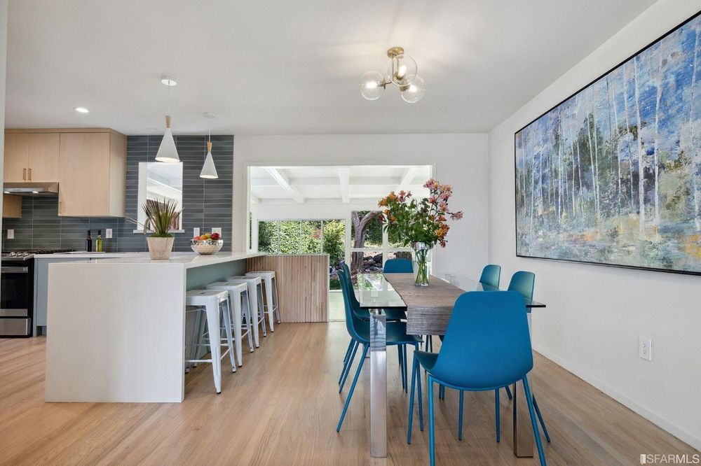 Slide of Acosta Construction