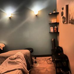 Hand & Stone Massage and Facial Spa