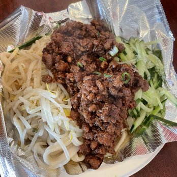 Bing's Dumpling - Noodle with Pork in Soybean Paste Sauce - Dim Sum Near Me - Fremont, California