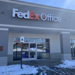 FedEx Office Print & Ship Center - Front entrance
