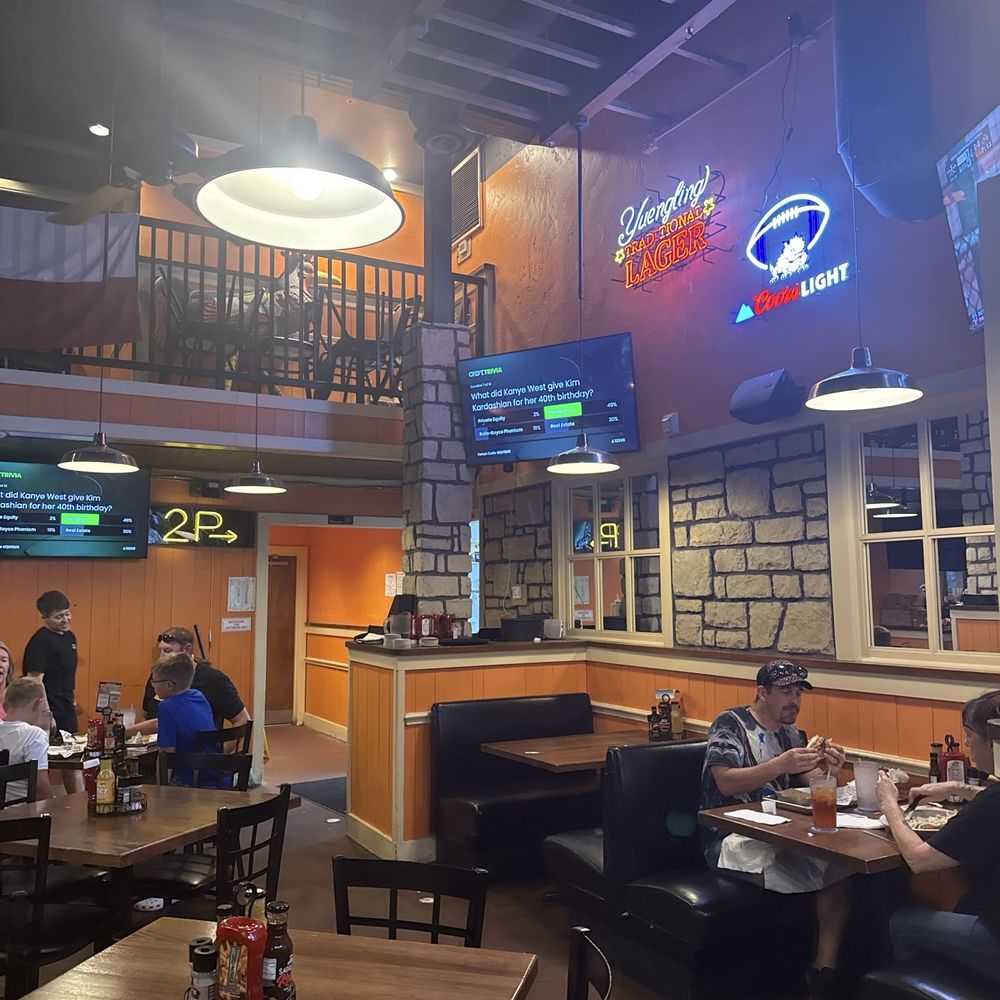 Jakes Burgers and Beer - This place is so nice. The servers are nice and everything. - American Near Me - Grapevine, Texas