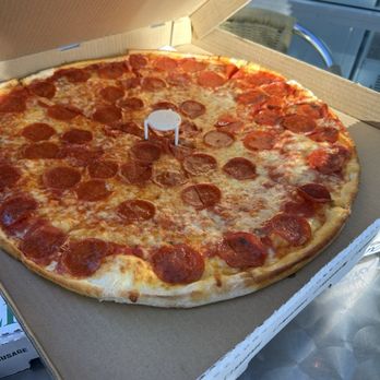 Vinnie's Pizzeria - Large pepperoni - Pizza Near Me - Martinez, California Vinnie's Pizzeria - Large pepperoni - Pizza Near Me - Martinez, California