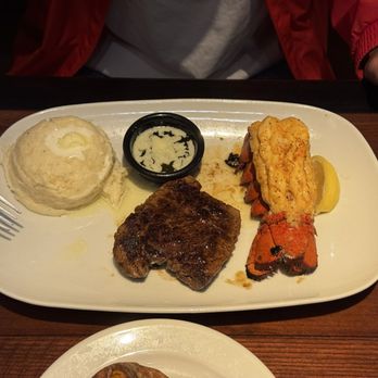 LongHorn Steakhouse - 6oz. Flo's Filet with 4oz. Lobster Tail - Steakhouses Near Me - Waco, Texas LongHorn Steakhouse - 6oz. Flo's Filet with 4oz. Lobster Tail - Steakhouses Near Me - Waco, Texas