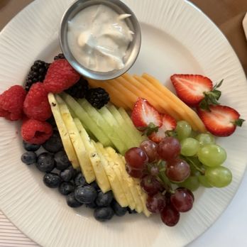 Warwick Melrose - Dallas - Fruit plate - Hotels Near Me - Dallas, Texas Warwick Melrose - Dallas - Fruit plate - Hotels Near Me - Dallas, Texas